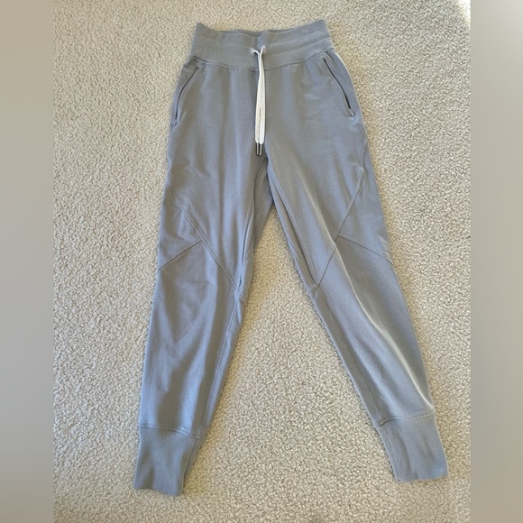 lululemon athletica Pants - EUC- Lululemon joggers light gray size 2